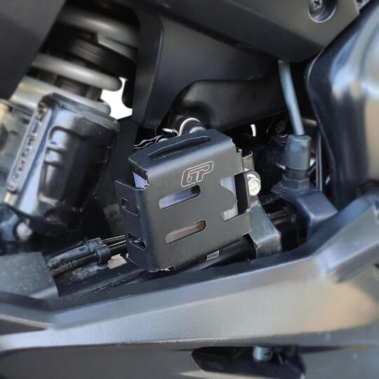 GP Kompozit Bajaj Dominar 250 / 400 2017-2026 Uyumlu Fren Rezervuarı Koruma Kapağı Siyah - 3