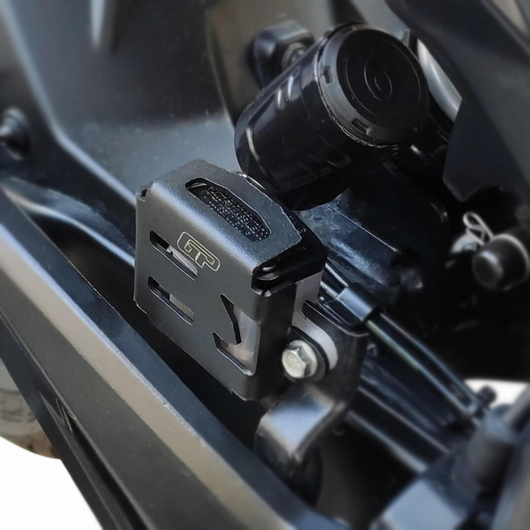 GP Kompozit Bajaj Dominar 250 / 400 2017-2026 Uyumlu Fren Rezervuarı Koruma Kapağı Siyah - 4