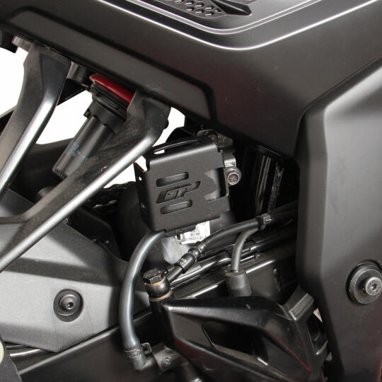 GP Kompozit Bajaj Pulsar F 250 2022-2026 Uyumlu Fren Rezervuarı Koruma Kapağı Siyah (1)
