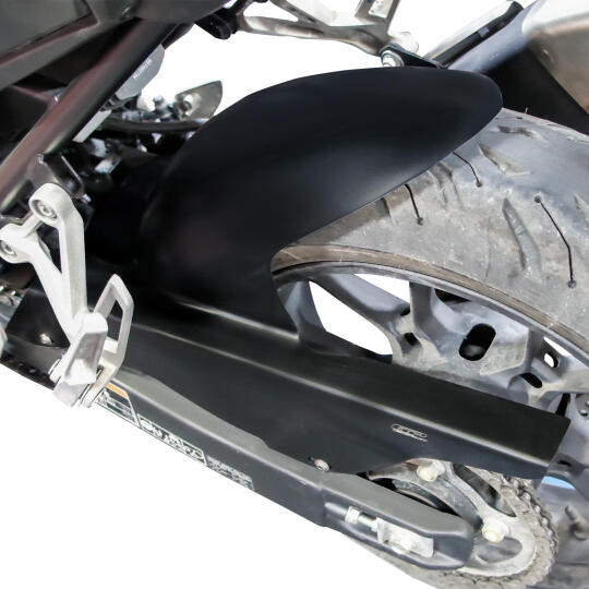 GP Kompozit Honda CB750 Hornet 2023-2026 Uyumlu Zincir Korumalı Arka Çamurluk Siyah (1)