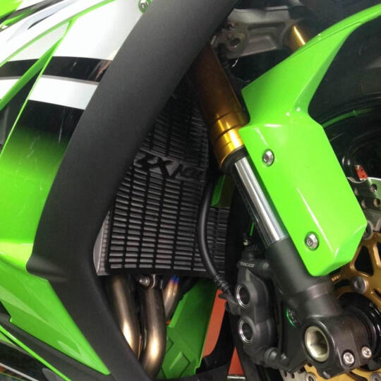 GP Kompozit Kawasaki ZX-10R 2010-2015 Uyumlu Radyatör Koruma Siyah (1)