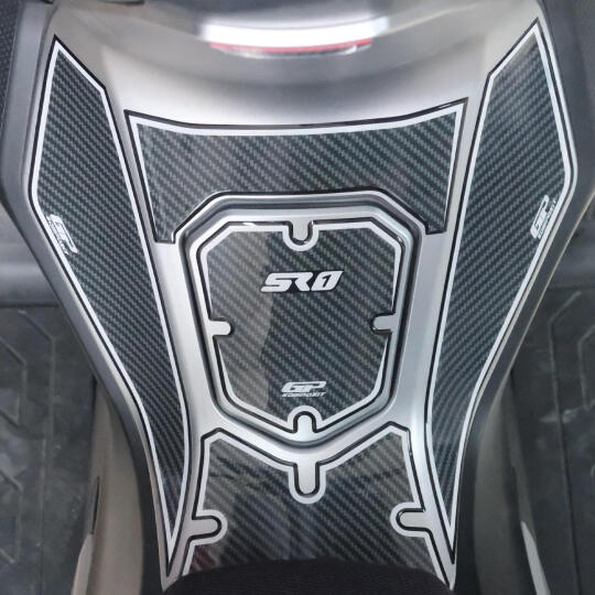 GP Kompozit Voge SR1 2023-2025 Uyumlu Tank Pad Siyah (1)