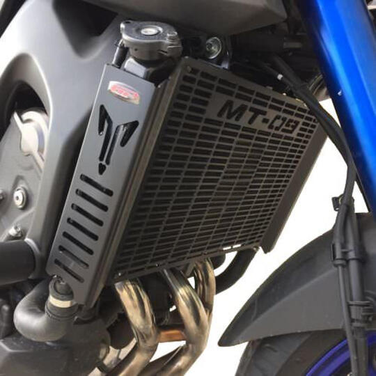 GP Kompozit Yamaha MT-09 2013-2016 Uyumlu Korumalı Radyatör Koruma Siyah (1)