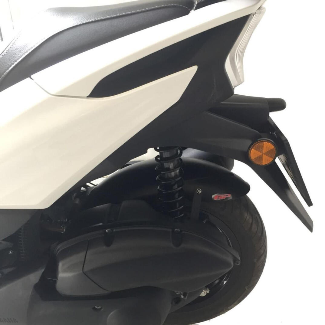 GP Kompozit Yamaha NMAX 125 / 155 2015-2020 Uyumlu Arka Çamurluk Siyah - 3