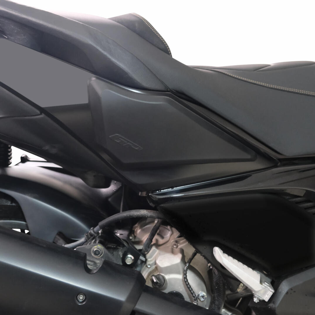 GP Kompozit Yamaha XMAX 250 2023-2026 Uyumlu Bacak ve Sele Altı Grenaj Koruma Seti Siyah - 3