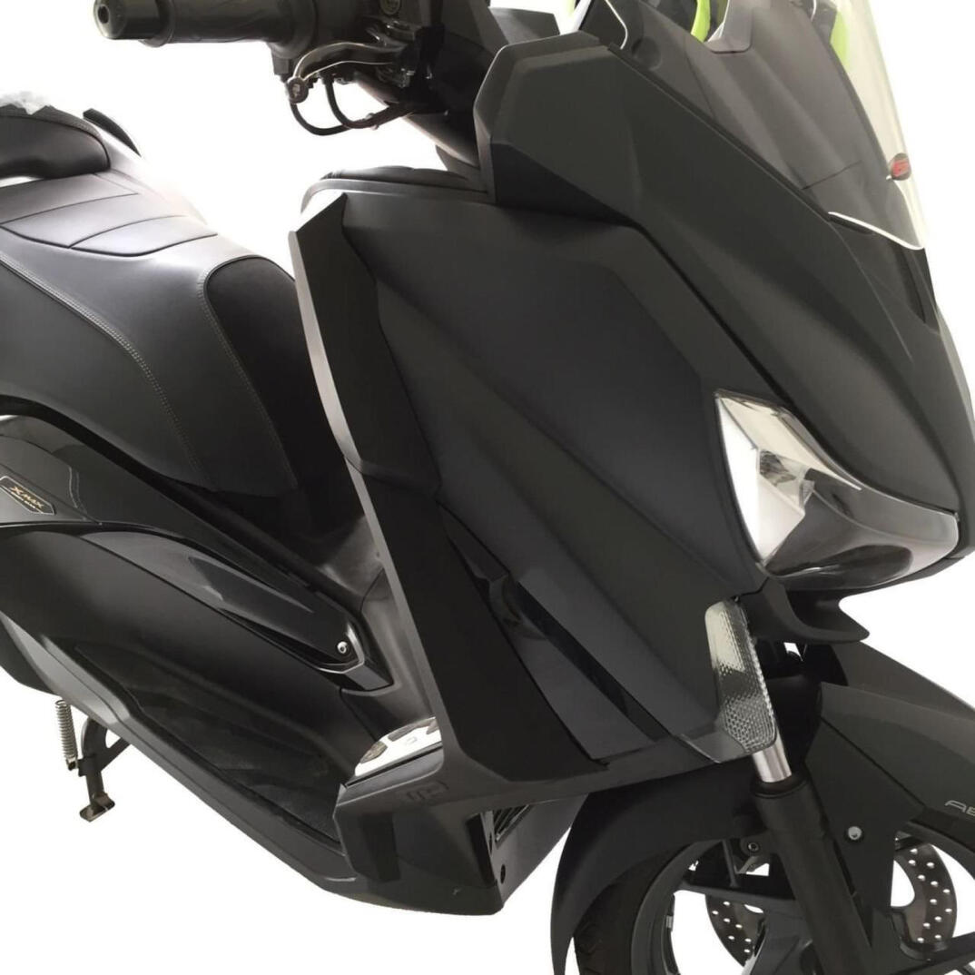GP Kompozit Yamaha XMAX 250 / 400 2014-2017 Uyumlu Bacak Koruma Siyah - 5