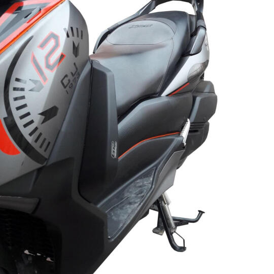 GP Kompozit Yamaha XMAX 250-400 2018-2022 Uyumlu Bacak Koruma Fiber (1)