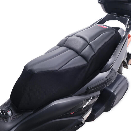 GP Kompozit Yamaha XMAX 250-400 2018-2026 Uyumlu Fileli Motosiklet Konfor Sele Kılıfı Siyah (1)